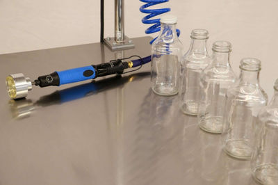 Tapadora de botellas, frascos, envases pet neumática Shut-Off - Capper Machine - Foto 4