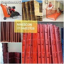 Testeros, rieles metálicos y formaleta para construcción