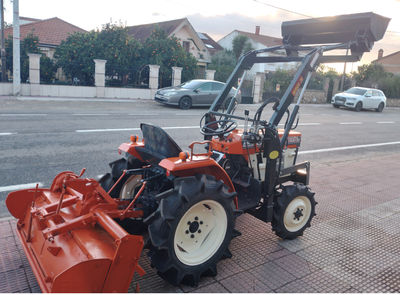 Tractor Hinomoto C174 con pala y fresa - Foto 2