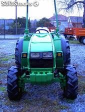Tractor John Deere 946