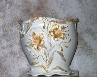 Vaso in ceramica stile liberty