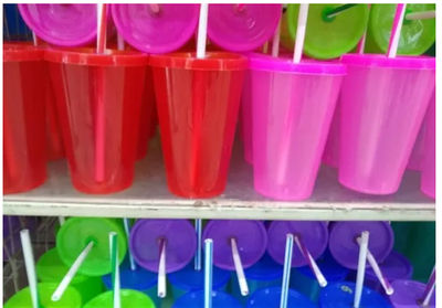 Vasos de plástico con popote varios colores 100 pzs.