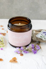 Vela de cera de soja artesanal: Etiqueta rosa claro con impresión minimalista en