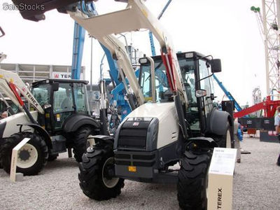 Vente, location, réparation tracto-pelle Massey Ferguson-Fermec