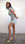 Vestido mini con escote pico - Foto 2