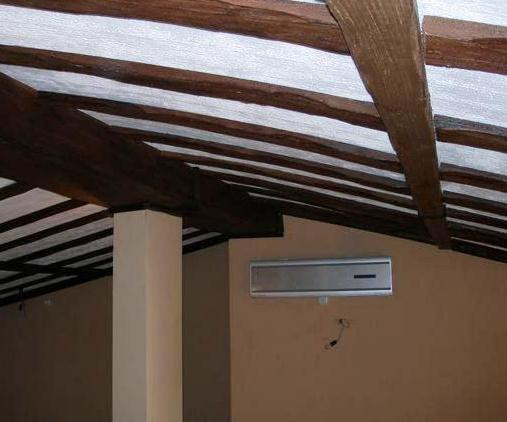 Vigas de poliuretano para decoración de techos y paredes