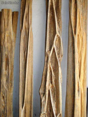 vigas e columnas de madera rustica naturales
