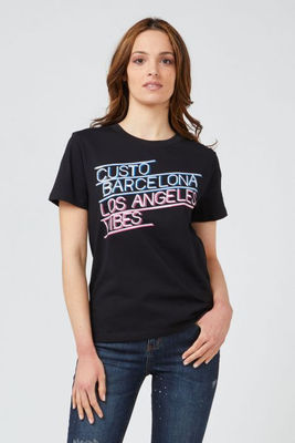 Women&#39;s t-shirt stock custo barcelona