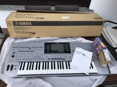 Yamaha Tyros 5 teclado de estação de trabalho Arranger de 76 teclas - Foto 2