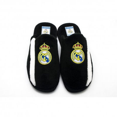 Zapatillas Real Madrid de estar por casa.
