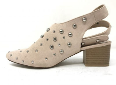 Zapato mujer destalonado con detalles de tachuelas