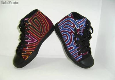 Zapatos, billeteras y accesorios elaborado con molas - Foto 4