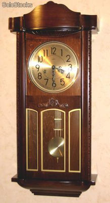 Zegar mechaniczny z wyłącznikiem bicia gongu